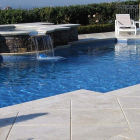 Travertin antidérapant pour terrasse autour piscine Travertin antidérapant pour terrasse autour piscine